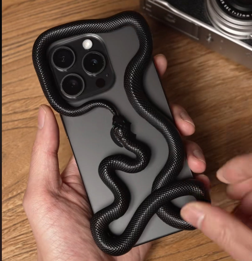 Cute Cool Hollow Solid Color 3D Snake Heat Dissipation Soft Phone Case